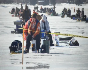 Read more about the article Ice Fishing: A Popular Winter Activity